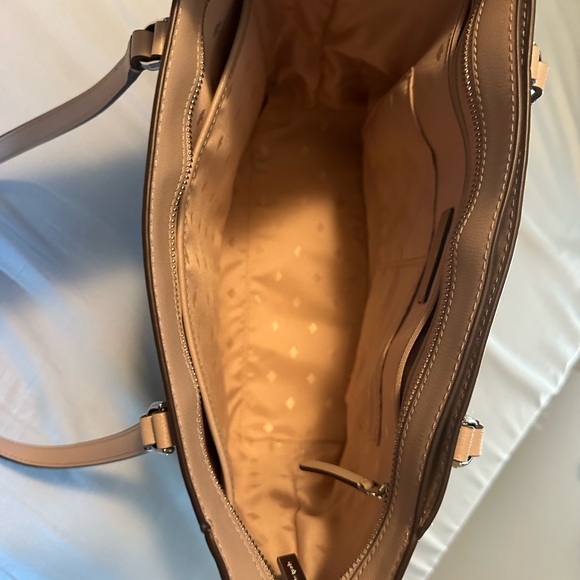 NWOT Kate spade Tote W/ dust bag - Picture 6 of 7
